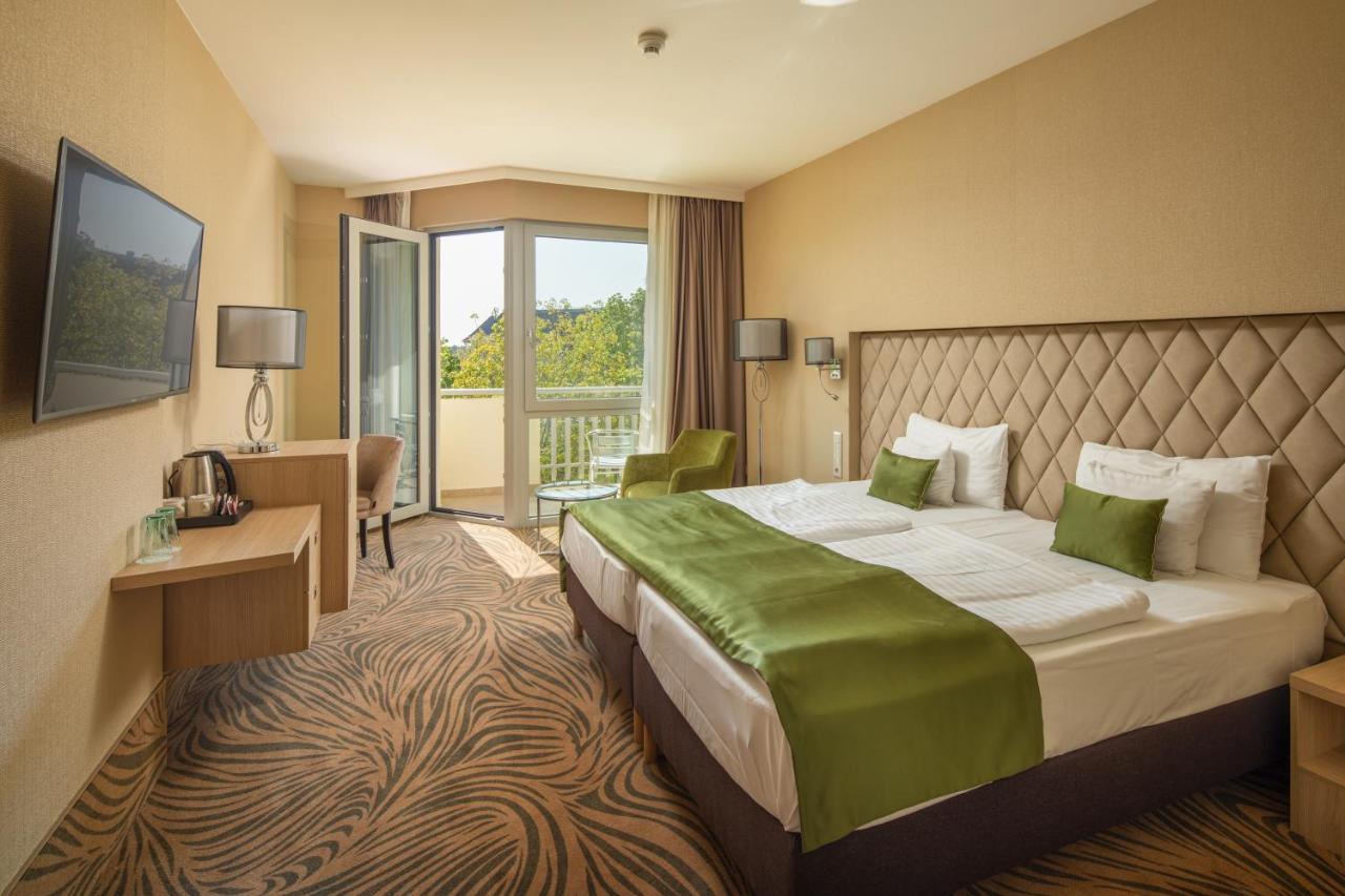Greenfield Hotel Golf & Spa Bük 外观 照片