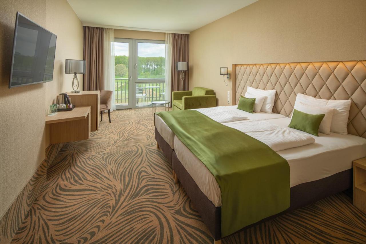 Greenfield Hotel Golf & Spa Bük 外观 照片