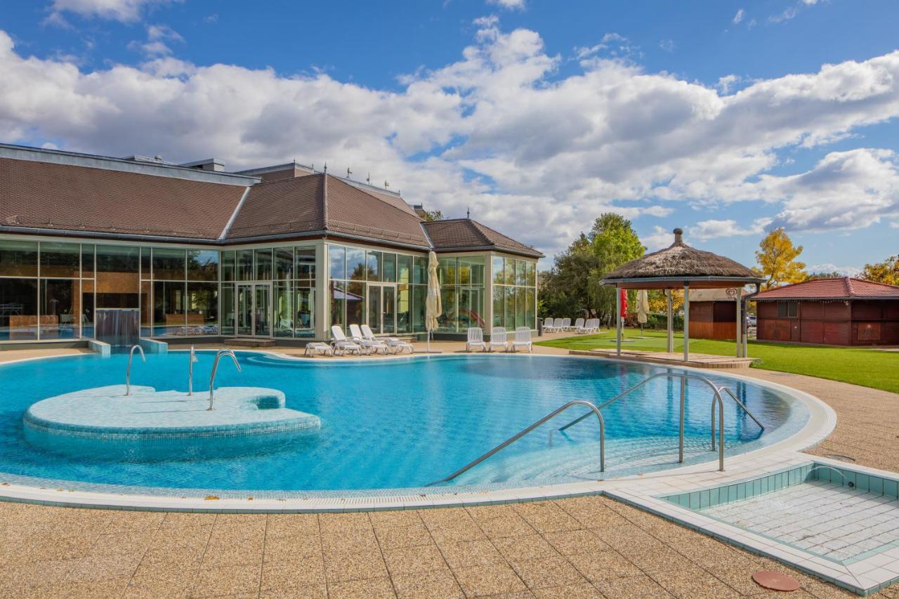 Greenfield Hotel Golf & Spa Bük 外观 照片
