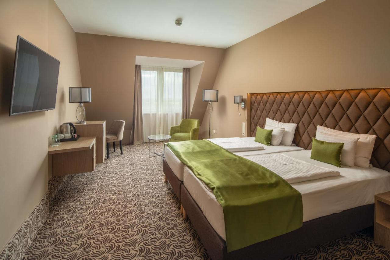 Greenfield Hotel Golf & Spa Bük 外观 照片