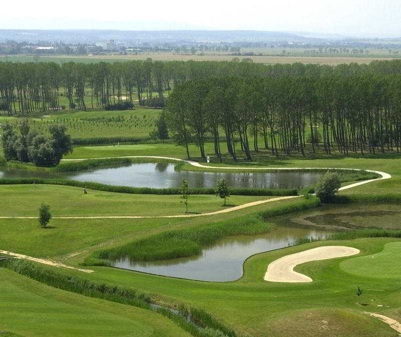 Greenfield Hotel Golf & Spa Bük 外观 照片