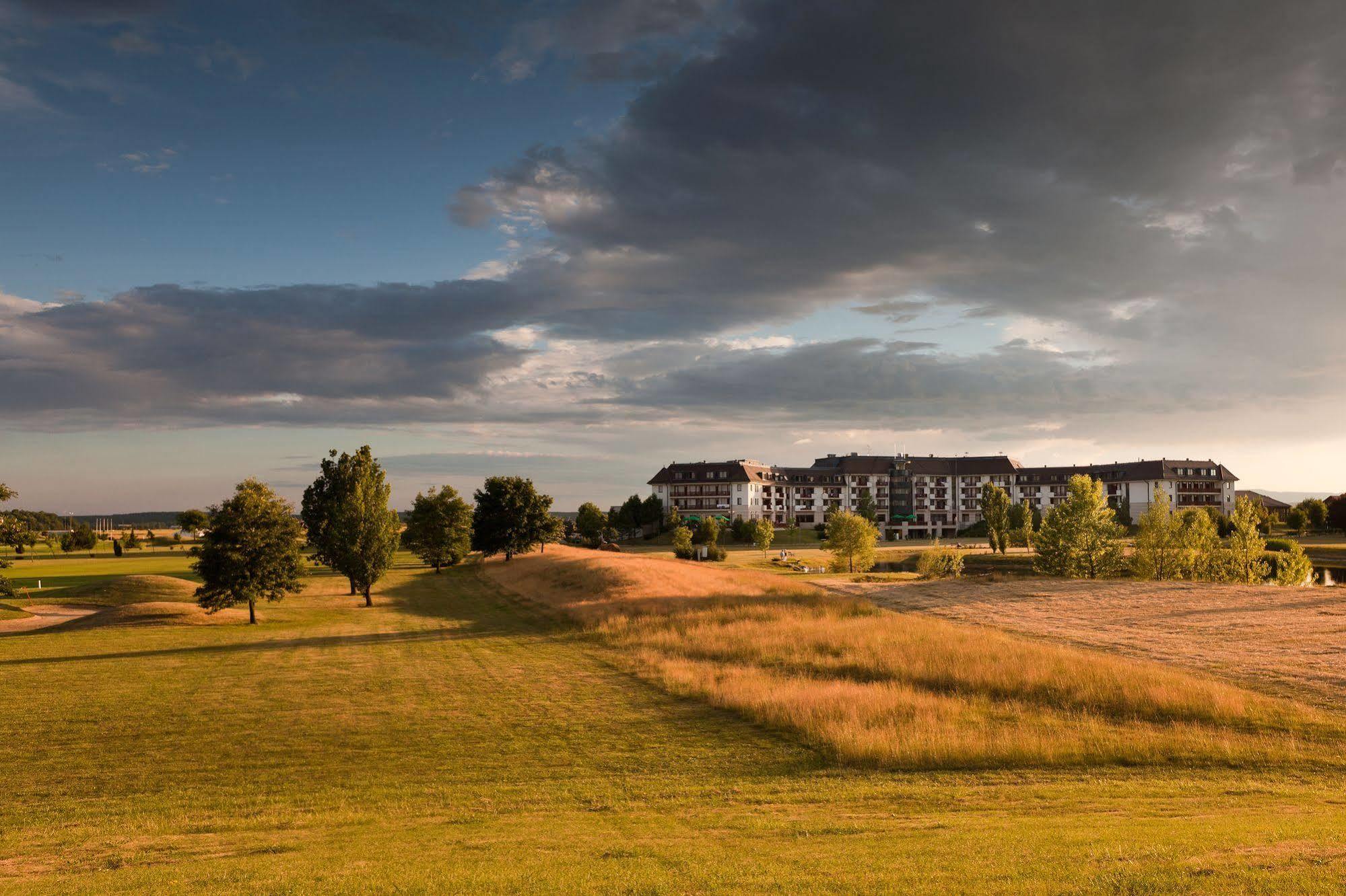 Greenfield Hotel Golf & Spa Bük 外观 照片